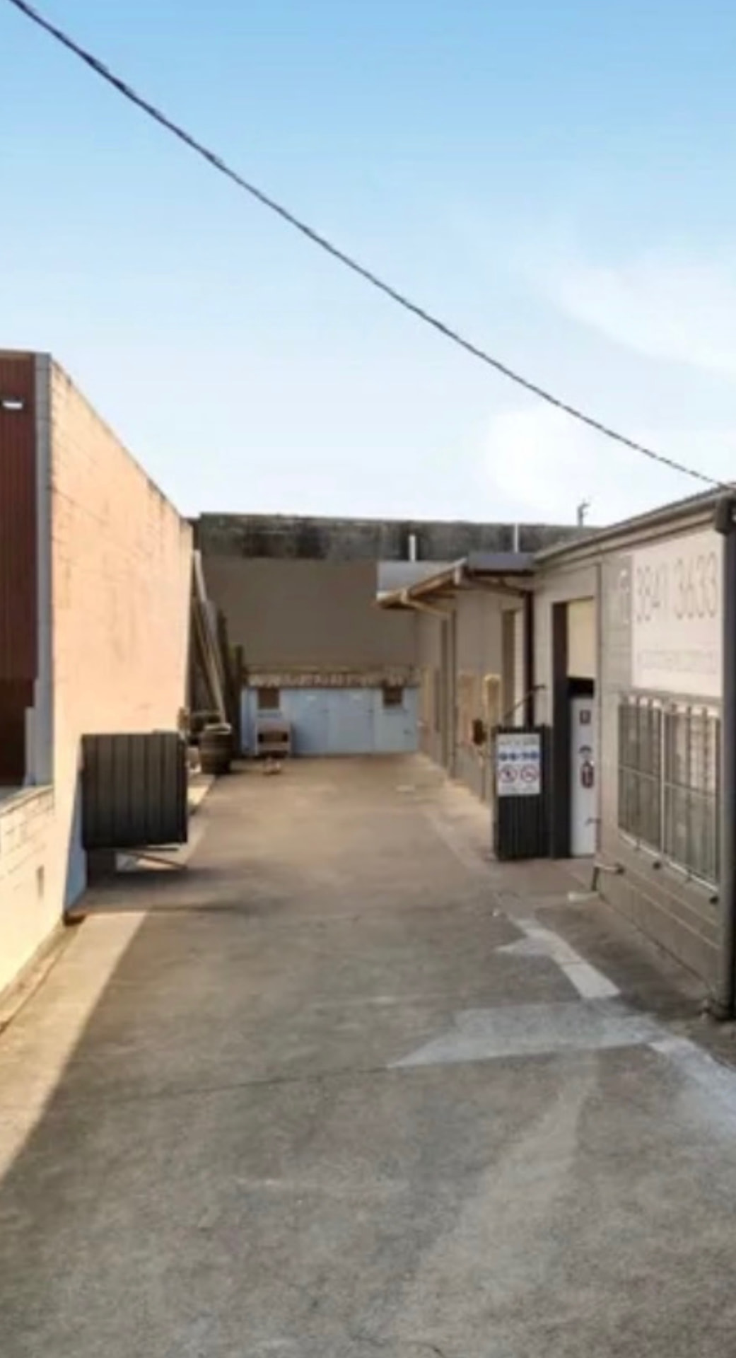 Access driveway and hardstand at 14 Smallwood Place